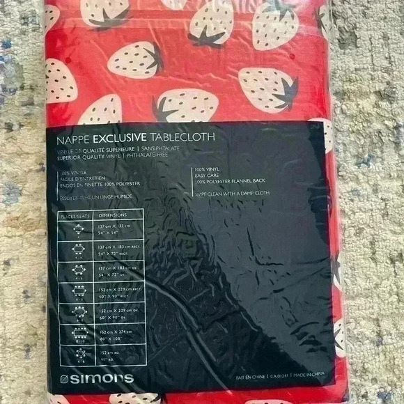 NWT  EXCLUSIVE TABLECLOTH - Picture 1 of 7